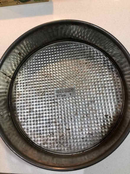 Photo of free Cake Tin 24cm / 9 inch Diameter (St Margarets TW1) #3