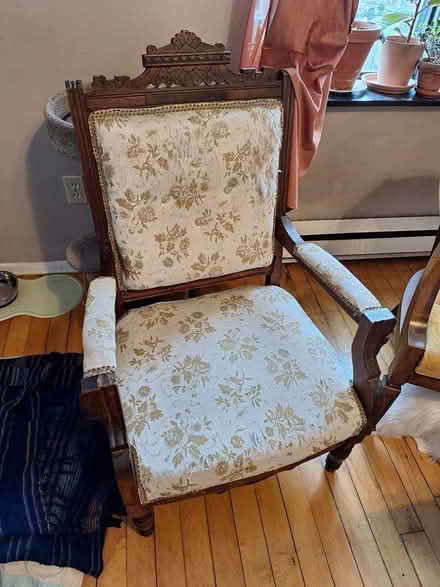 Photo of free Eastlake arm chair needs love (Parkdale, west toronto) #4