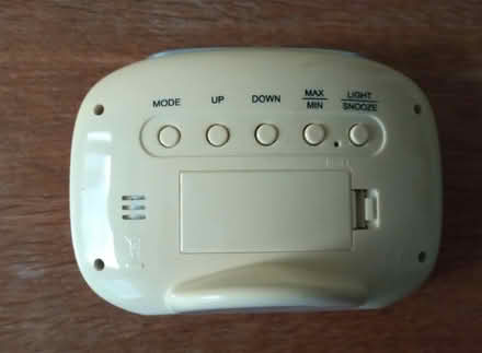 Photo of free battery alarm clock (Saint Philip's S1) #3
