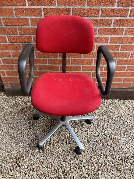Photo of free Office swivel chair (Bray near Killarney Hieghts) #1