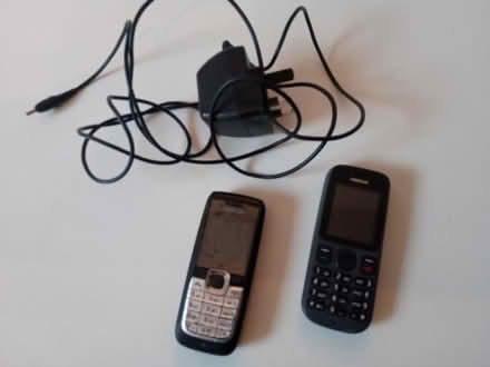 Photo of free Two old Nokia phones with charger (Polwarth EH11) #1