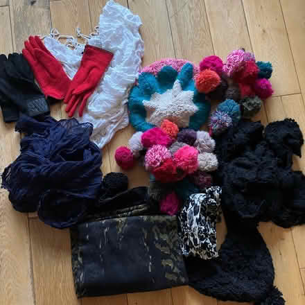 Photo of free Winter, hats, scarves & gloves (Dagenham RM10) #2