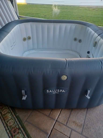 Photo of free Inflatable hot tub (Village of Winifred) #4