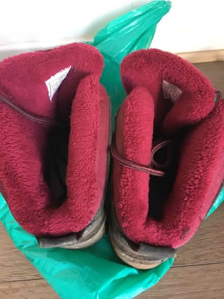Photo of free Size 40 / UK 7 walking boots (Splott CF24) #3