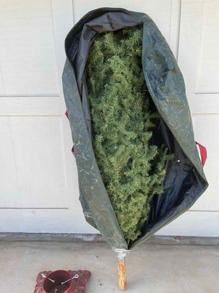 Photo of free 6-7 ft artificial Christmas tree (Citrus and Mountain View) #1
