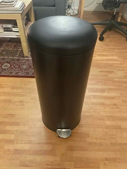 Photo of free Domed pedal bin, 30 litres (SW17) #1
