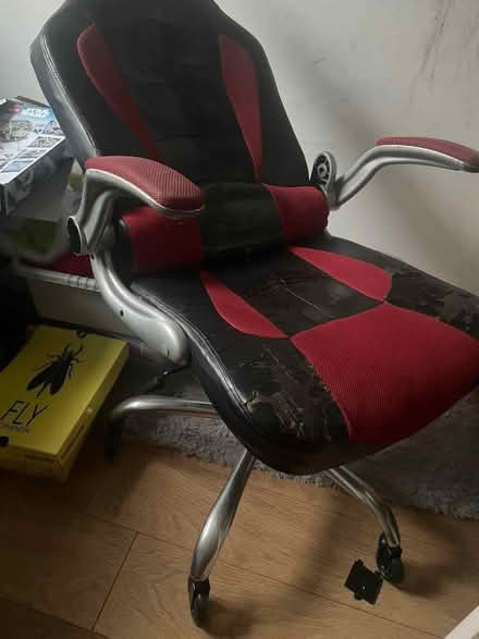 Photo of free Gaming chair (Warden Hill GL51) #1