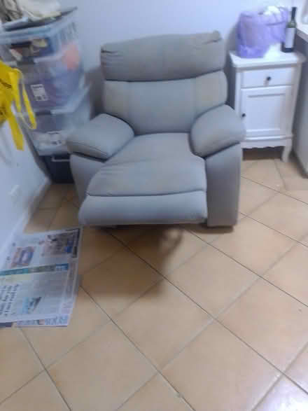 Photo of free loungesuite (Tweed) #3