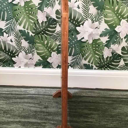 Photo of free Vintage Oak Fire Screen w Tapestry (CV22 Bilton) #3