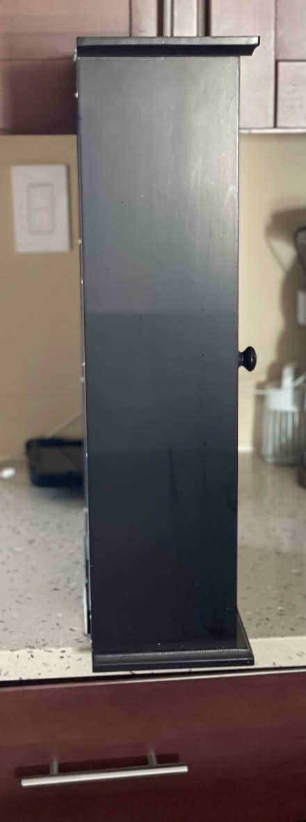 Photo of free Small cabinet (Amityville) #1