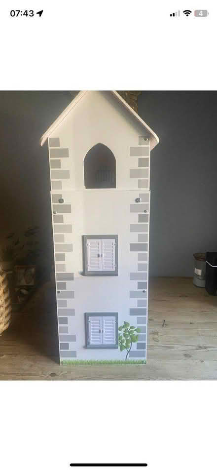 Photo of free Dolls house (Cheshunt) #4