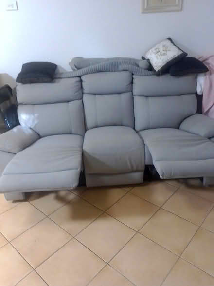 Photo of free loungesuite (Tweed) #2