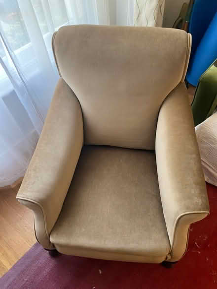 Photo of free Wingback chair - immaculate vintage (Shakspeare Walk, N16) #3