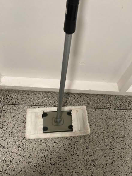 Photo of free OXO floor mop for hard floors (St Ann's Wells Gardens area BN3) #4
