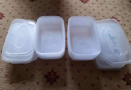 Photo of Empty Plastic Take Away Containers (EH16) #1