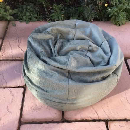Photo of free Beanbag with Green Cover Red Under (CV22 Bilton) #1