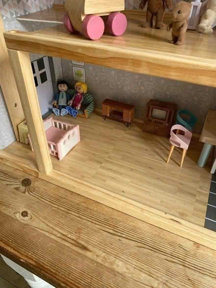 Photo of free Dolls house (Cheshunt) #3
