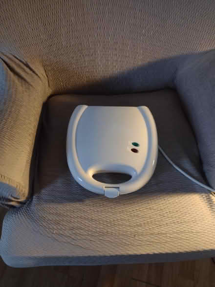 Photo of free Toasted sandwich maker (Riverdene RG21) #1