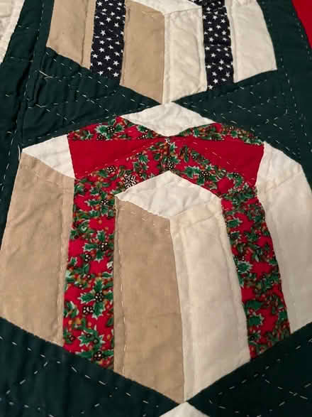 Photo of free Christmas themed throw quilt (Harbor Bay) #3