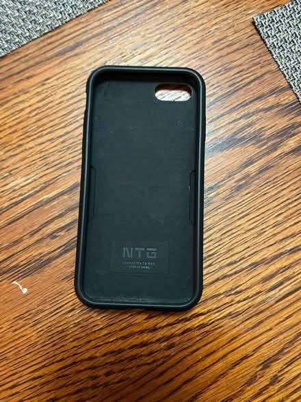 Photo of free iPhone SE 2nd gen case (Baseline & Merivale) #1