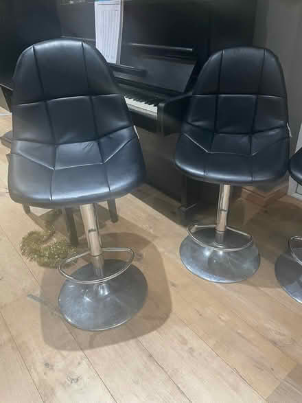Photo of free 4 bar stools (EN5) #1