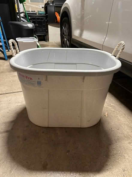 Photo of free Large plastic tub (Romeoville) #1