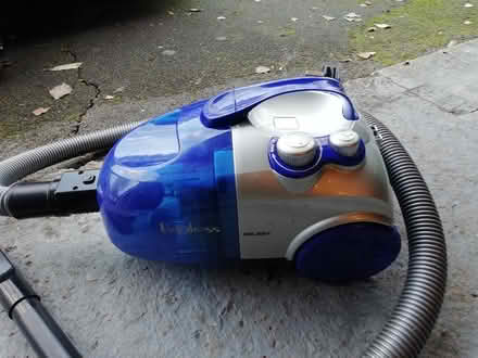 Photo of free Bagless vacuum cleaner (Heron Way Horsham) #3