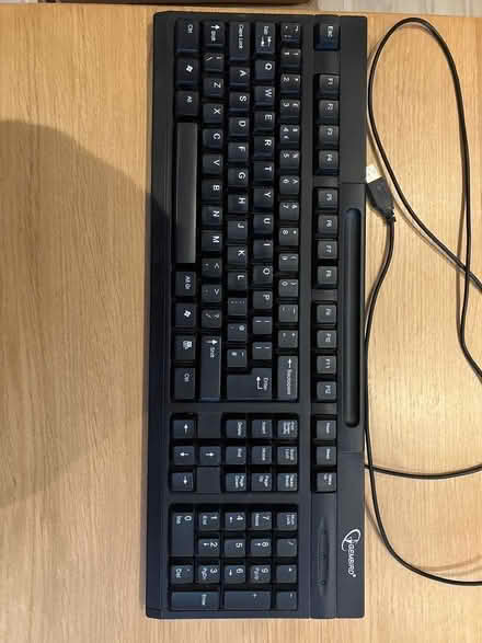 Photo of free Pc Monitor and keyboard (Hoylake CH47) #4