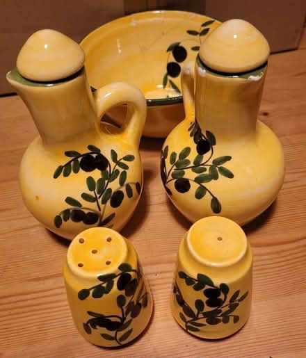 Photo of free Salt, pepper shakers, oil, vinegar jugs, small bowl (Drum Brae EH4) #1