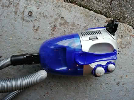Photo of free Bagless vacuum cleaner (Heron Way Horsham) #2