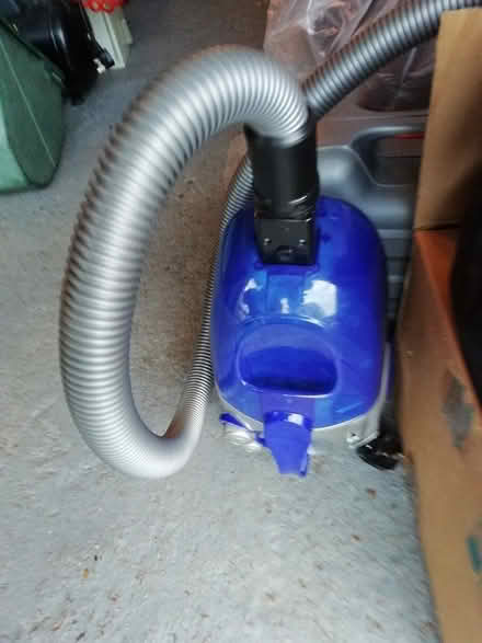 Photo of free Bagless vacuum cleaner (Heron Way Horsham) #4