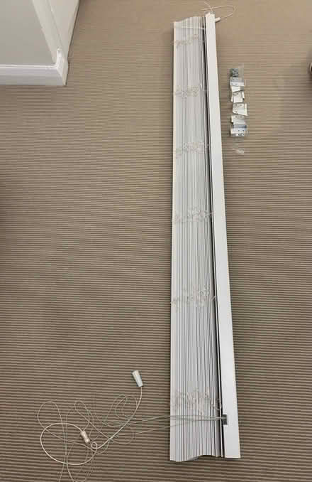 Photo of free White faux wood Venetian blind (Bromley BR2) #1