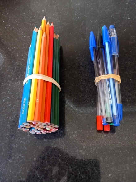 Photo of free Coloured Pencils & Pens (EN7 Cheshunt) #2