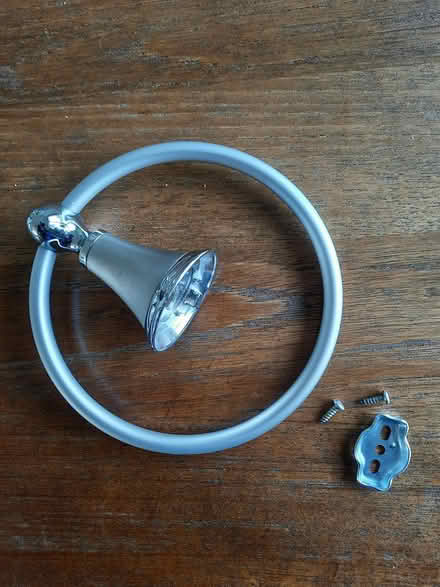 Photo of free towel ring (south San Carlos near Alameda) #1