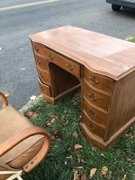 Photo of free Pretty writing desk (New Brighton, Staten Island) #3