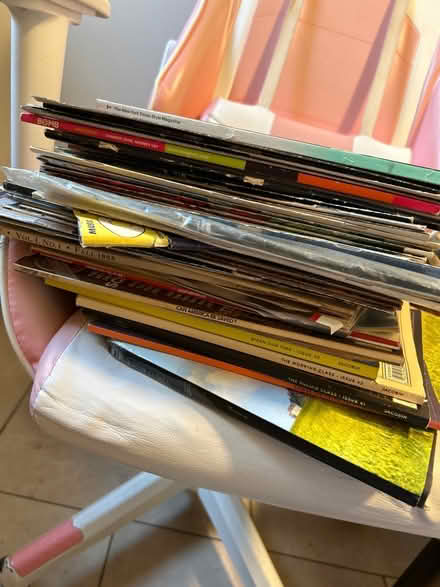 Photo of free Old magazines (Crown heights) #1