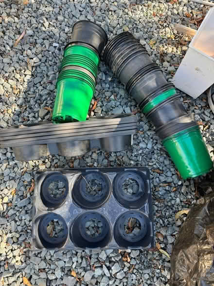 Photo of free Plastic planting pots (San Jose) #2
