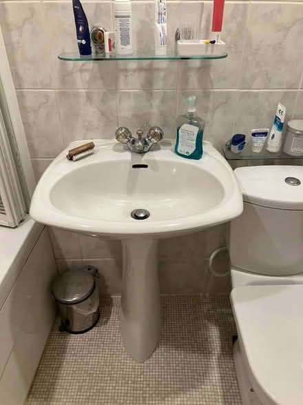 Photo of free Pedestal sink (Beaconsfield HP9) #1