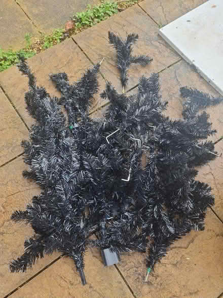 Photo of free 6ft Black Xmas Tree, Bag Baubles (CT12) #2