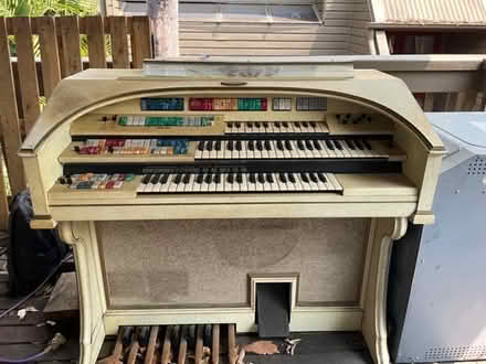 Photo of free Vintage Wurlitzer Organ (Chapel Hill) #1