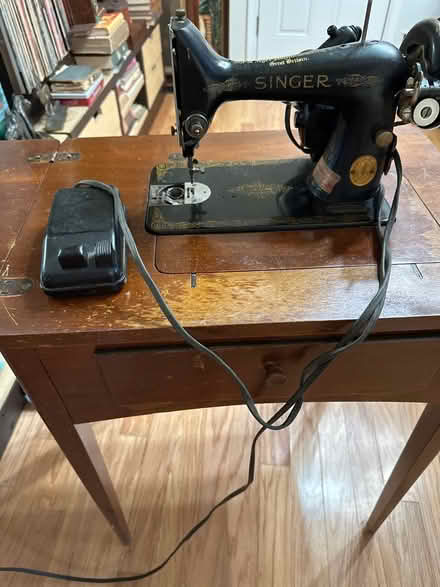 Photo of free 1949 singer sewing machine (South Haven, Annapolis) #1