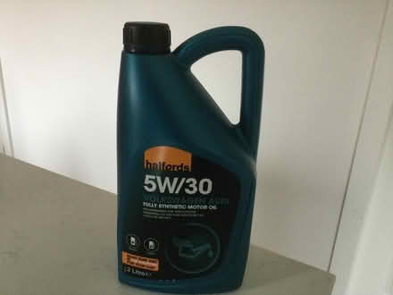 Photo of free Halfords engine oil for VW/Audi (LE3 Leicester Forest East) #1