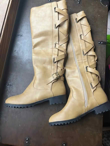 Photo of free Beige Boots - Size 9 (Jefferson Park) #1