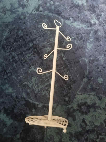 Photo of free Cup holder (SE1) #2