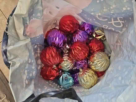 Photo of free 6ft Black Xmas Tree, Bag Baubles (CT12) #1