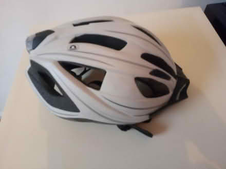Photo of free Cycling helmet (Polwarth EH11) #3