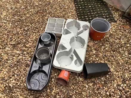 Photo of free Selection of empty plastic plant pots (BT10) #1
