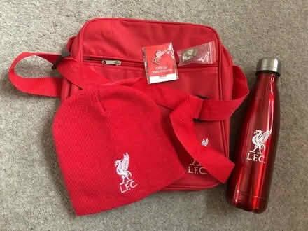 Photo of free lfc bag beanie bottle & badges (L17 Aigburth) #1