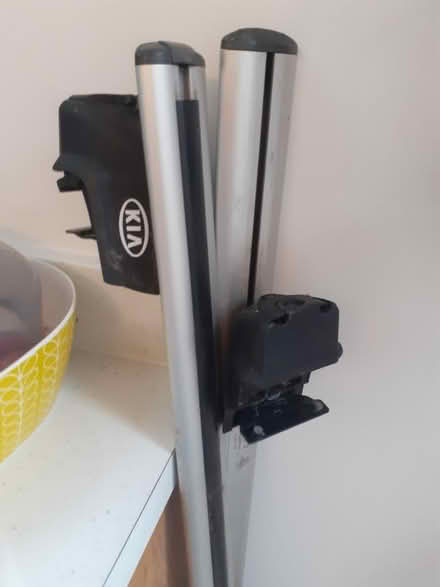 Photo of free Kia roof bars (L18) #1