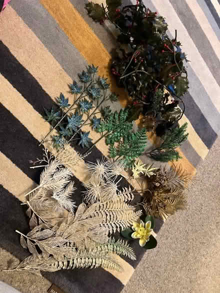 Photo of free Plastic Christmas flowers and leaves (Garston L19) #2
